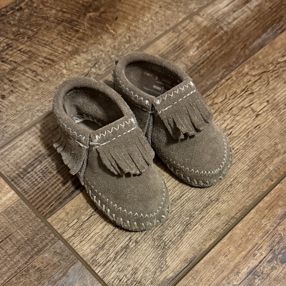 Minnetonka Gray Leather Infant Moccasins